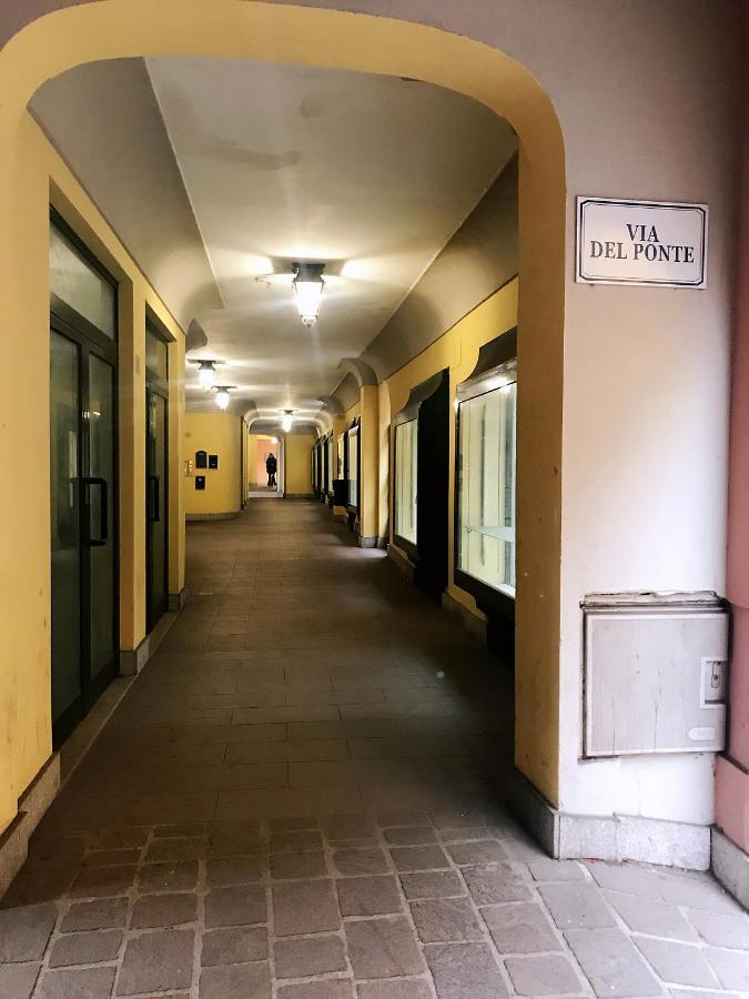 "Coccole Nel Borgo" 2Min To Outlet Apartment With Terrace 세라발레스크리비아 외부 사진