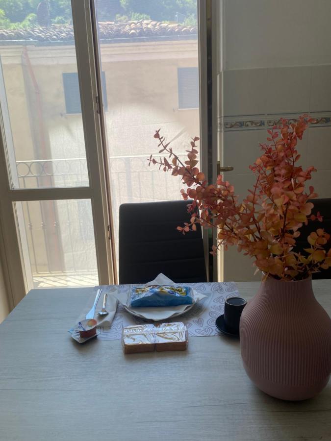 "Coccole Nel Borgo" 2Min To Outlet Apartment With Terrace 세라발레스크리비아 외부 사진