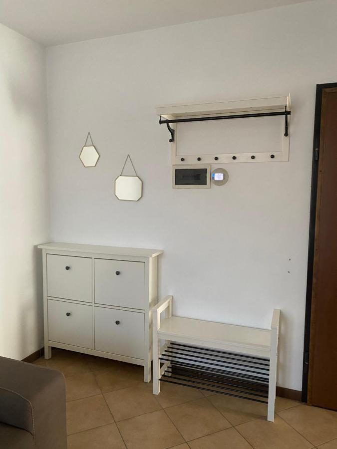 "Coccole Nel Borgo" 2Min To Outlet Apartment With Terrace 세라발레스크리비아 외부 사진
